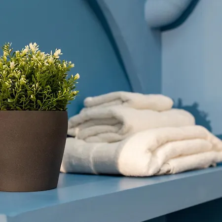 Elephant And Castle - Exclusive