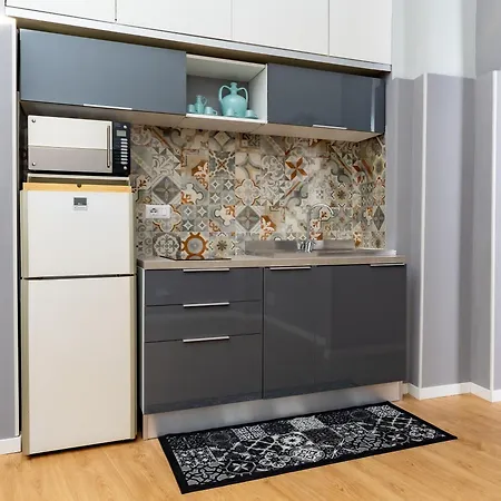 Elephant And Castle - Exclusive